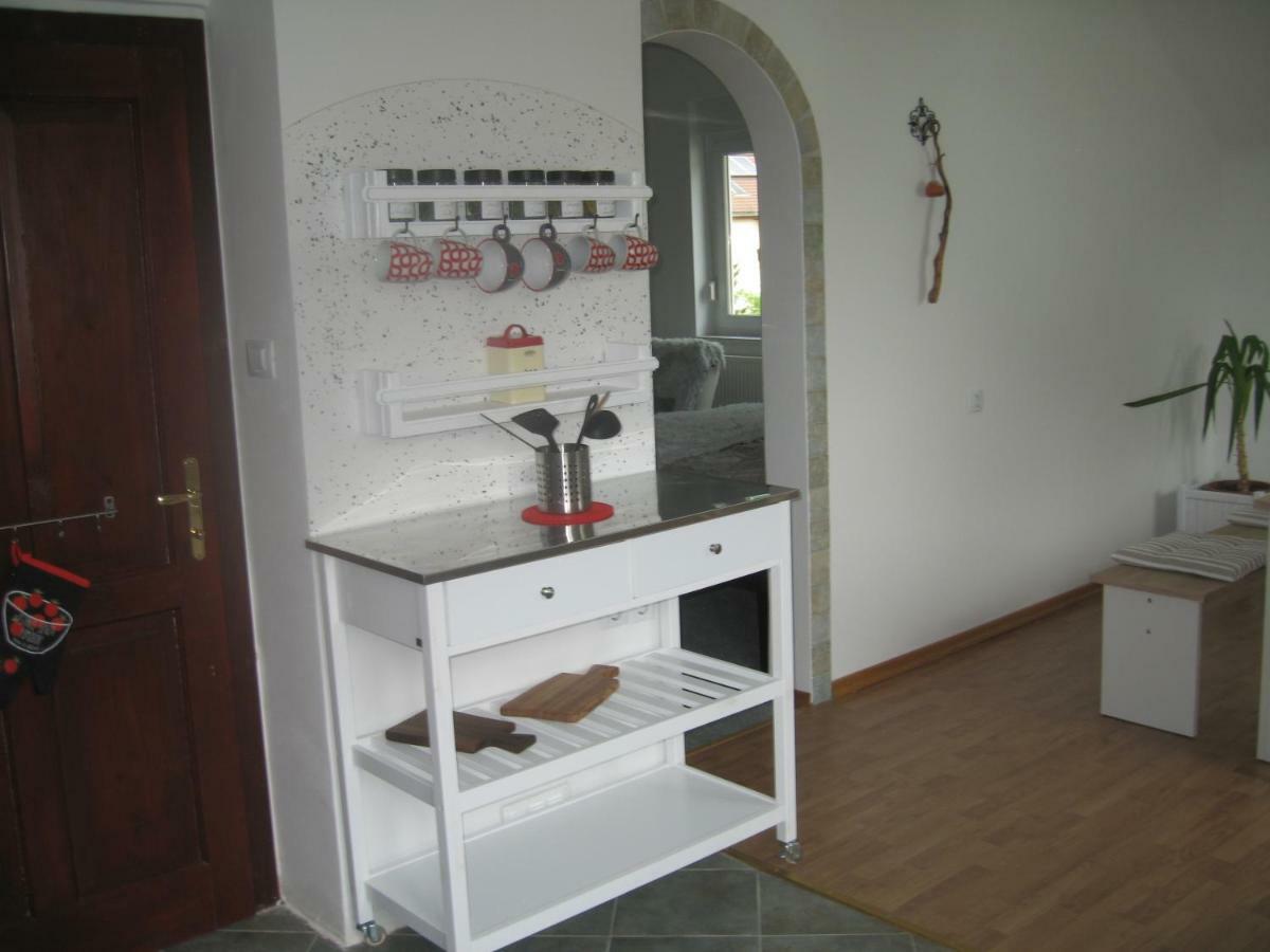 Zirovnica R&G Apartment מראה חיצוני תמונה