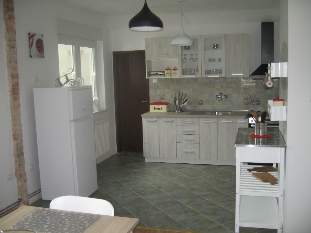 Zirovnica R&G Apartment מראה חיצוני תמונה