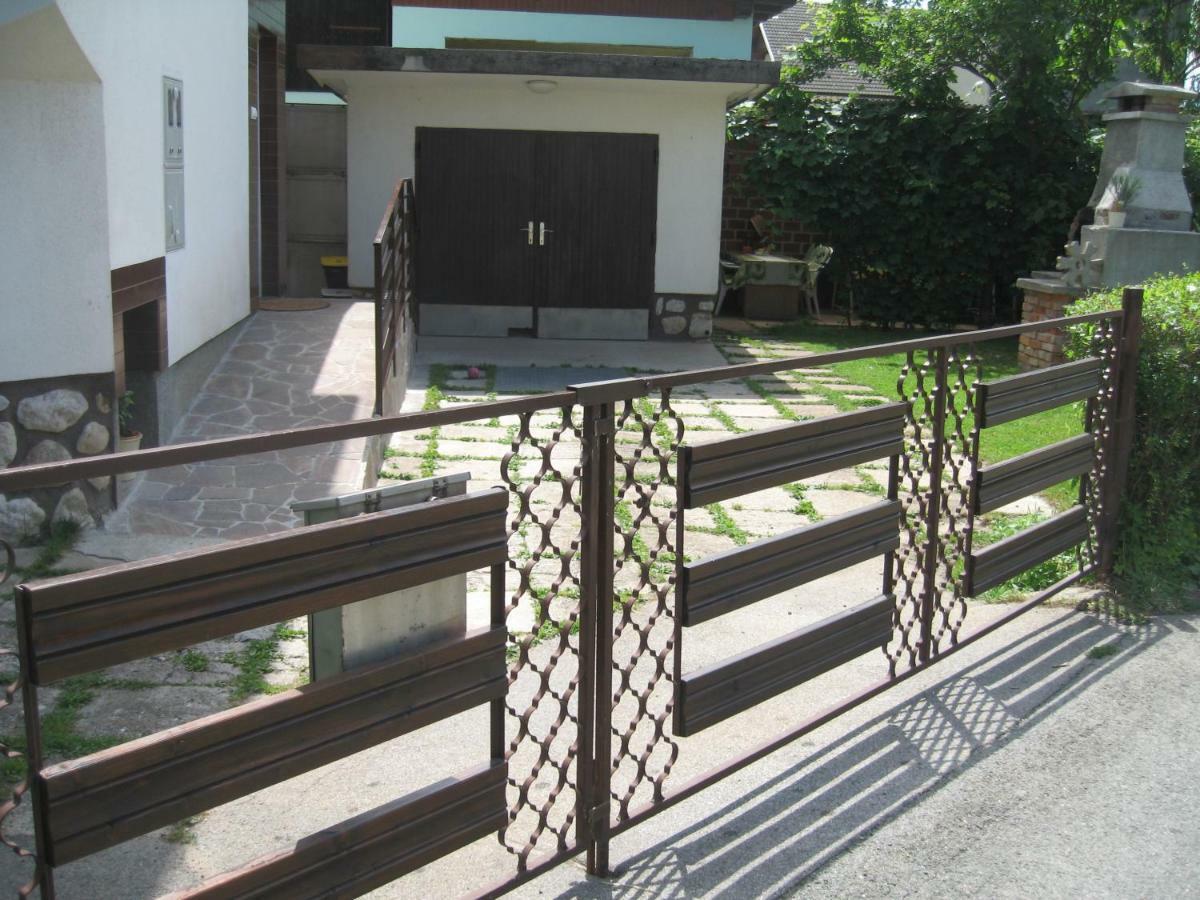 Zirovnica R&G Apartment מראה חיצוני תמונה